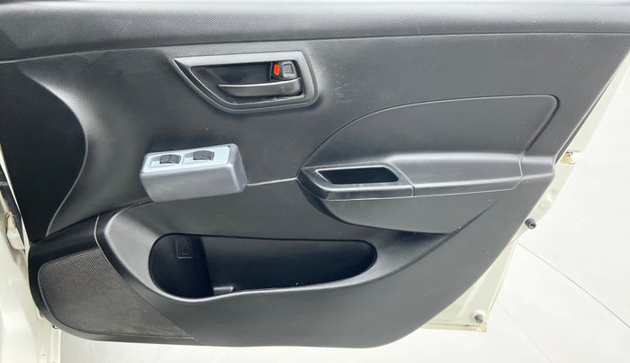 2013 Maruti Swift LXI D, Petrol, Manual, 65,516 km, Driver Side Door Panels Control