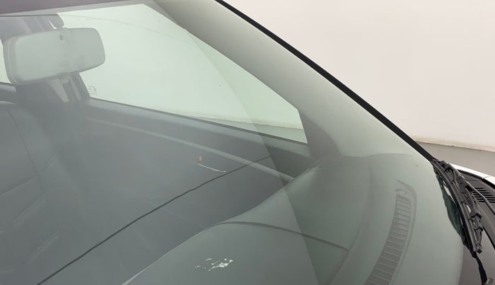 2014 Maruti Swift ZDI, Diesel, Manual, 1,13,644 km, Front windshield - Minor spot on windshield