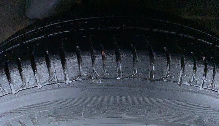 2014 Hyundai i10 SPORTZ 1.1 IRDE2, Petrol, Manual, 49,390 km, Left Rear Tyre Tread