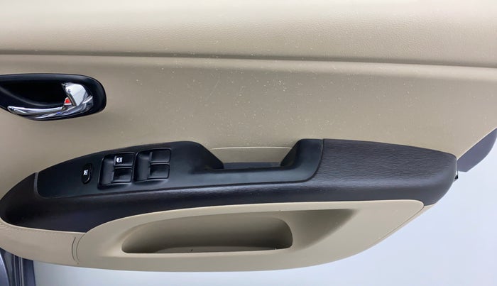 2014 Hyundai i10 SPORTZ 1.1 IRDE2, Petrol, Manual, 49,390 km, Driver Side Door Panels Control