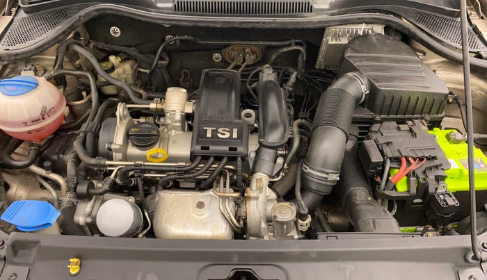 2016 Volkswagen Vento HIGHLINE PETROL AT, Petrol, Automatic, 32,940 km, Open Bonet