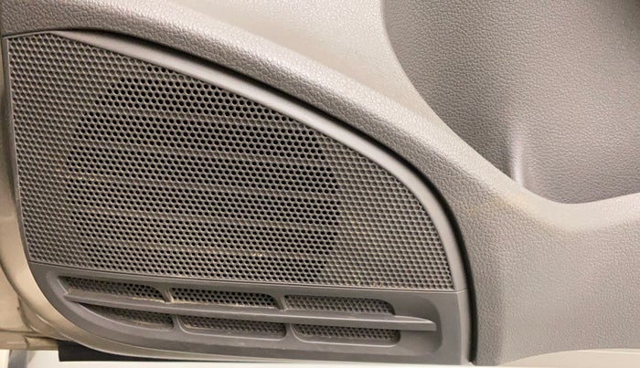 2016 Volkswagen Vento HIGHLINE PETROL AT, Petrol, Automatic, 32,940 km, Speaker