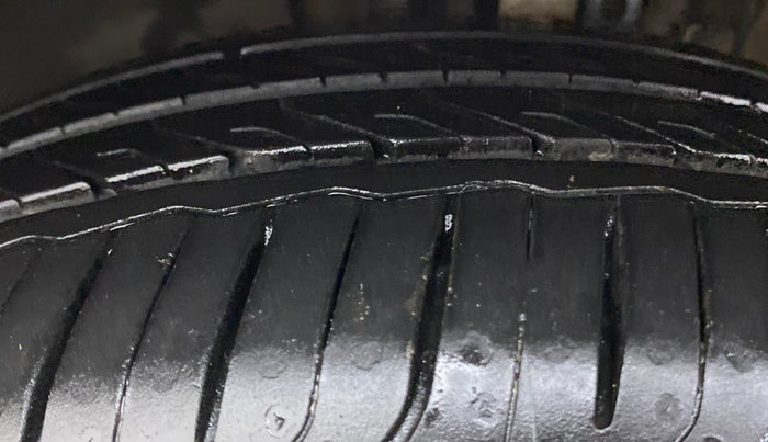 2015 Skoda Rapid 1.5 TDI AT STYLE PLUS, Diesel, Automatic, 35,457 km, Left Front Tyre Tread