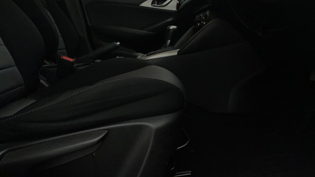 2017 Mazda CX-3 Maxx (FWD), Automatic, 68914 km, Drivers Side Adjustment Panel