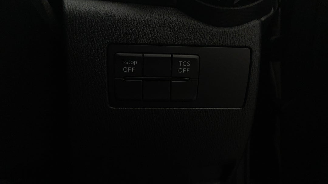 2017 Mazda CX-3 Maxx (FWD), Automatic, 68914 km, Utility Switches/Buttons