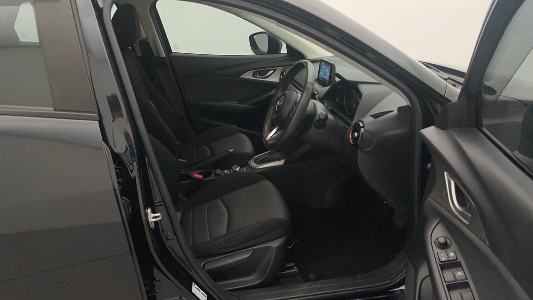 2017 Mazda CX-3 Maxx (FWD), Automatic, 68914 km, Right Side Front Door Cabin View