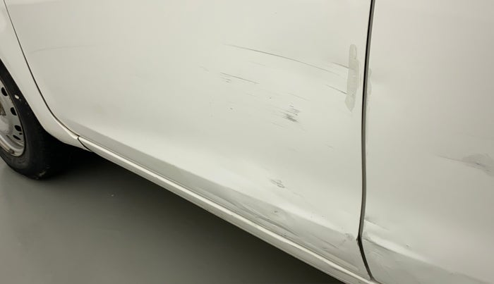 2011 Maruti Ritz VXI, Petrol, Manual, 39,644 km, Front passenger door - Minor scratches