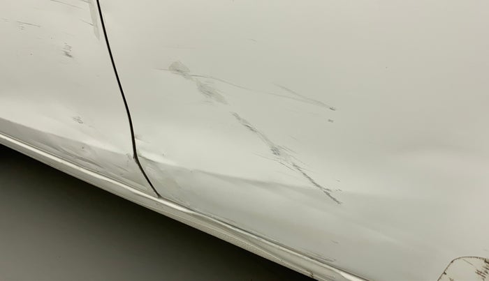 2011 Maruti Ritz VXI, Petrol, Manual, 39,644 km, Rear left door - Minor scratches