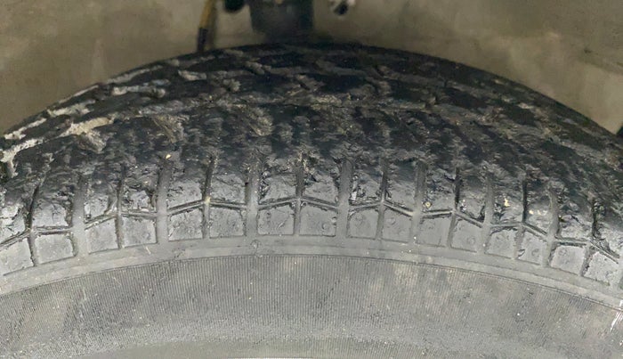 2011 Maruti Ritz VXI, Petrol, Manual, 39,644 km, Right Front Tyre Tread