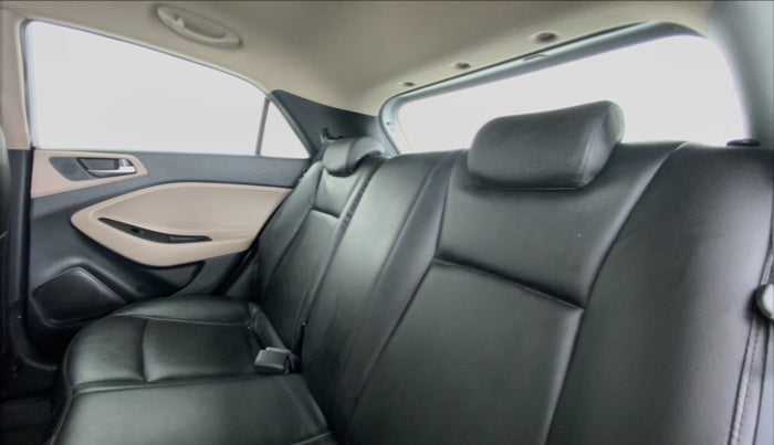 2017 Hyundai Elite i20 ASTA 1.2, Petrol, Manual, 35,957 km, Right Side Rear Door Cabin