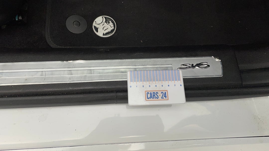 2015 Holden Ute Sv6 Storm, Automatic, 125021 km, Door Sills Front RHS Dent