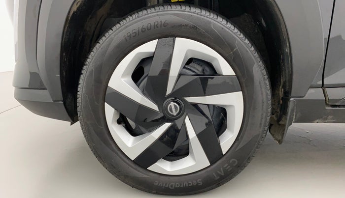 2023 Nissan MAGNITE XL, Petrol, Manual, 2,530 km, Left Front Wheel
