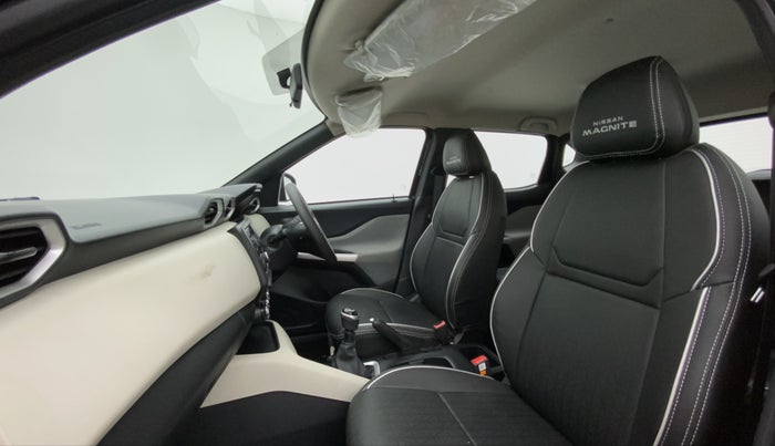 2023 Nissan MAGNITE XL, Petrol, Manual, 2,530 km, Right Side Front Door Cabin