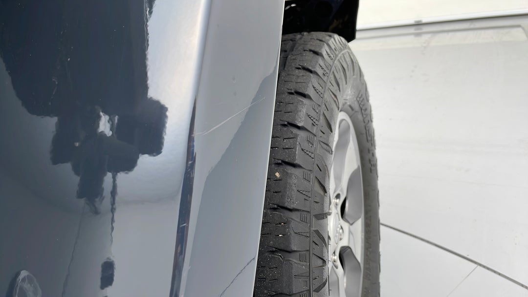 Quarter Panel Front RHS Guard Scratch