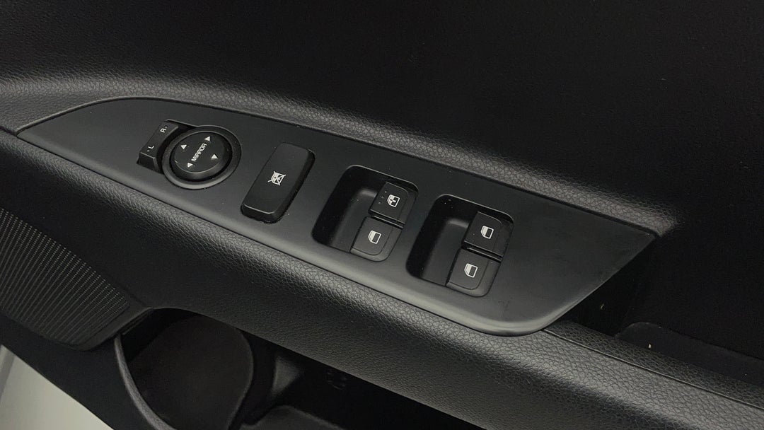 2018 Kia Rio S, Automatic, 70906 km, Drivers Side Door Panel Controls