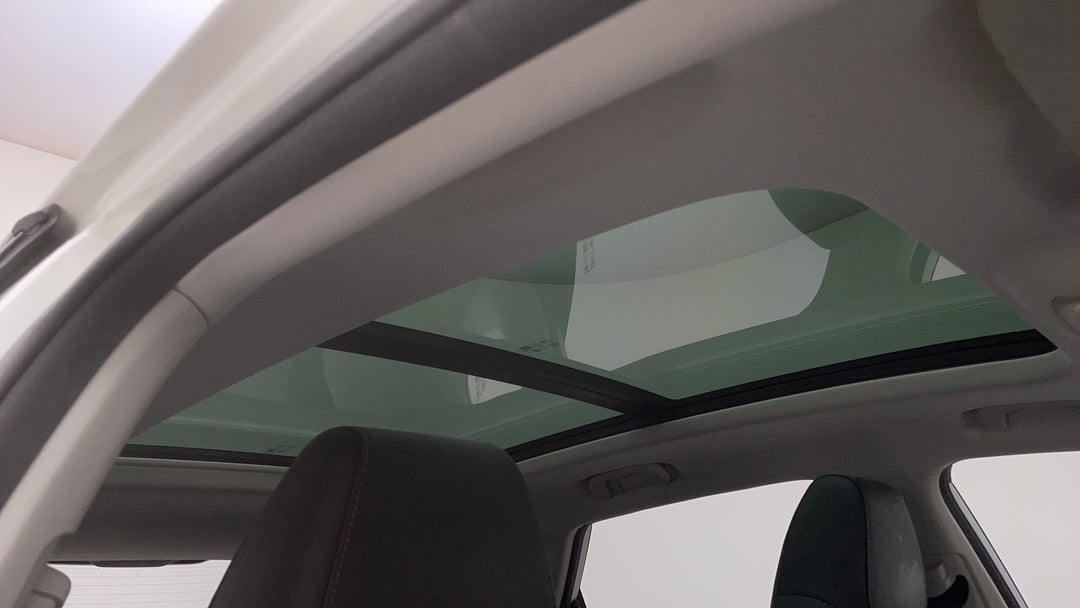 Interior Sunroof/Moonroof