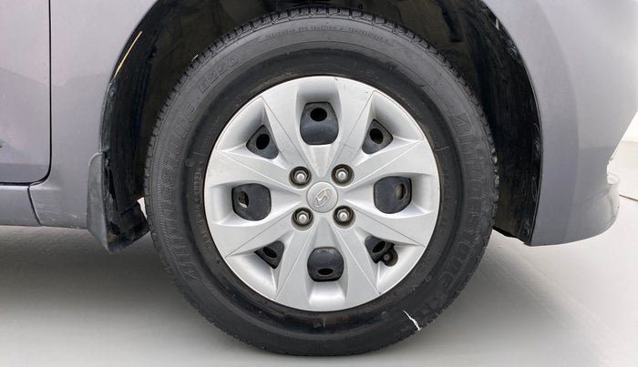 2016 Hyundai Elite i20 SPORTZ 1.2, Petrol, Manual, 61,653 km, Right Front Wheel