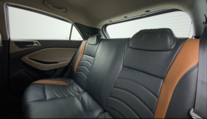 2016 Hyundai Elite i20 SPORTZ 1.2, Petrol, Manual, 61,653 km, Right Side Rear Door Cabin