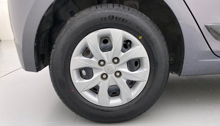 2016 Hyundai Elite i20 SPORTZ 1.2, Petrol, Manual, 61,653 km, Right Rear Wheel