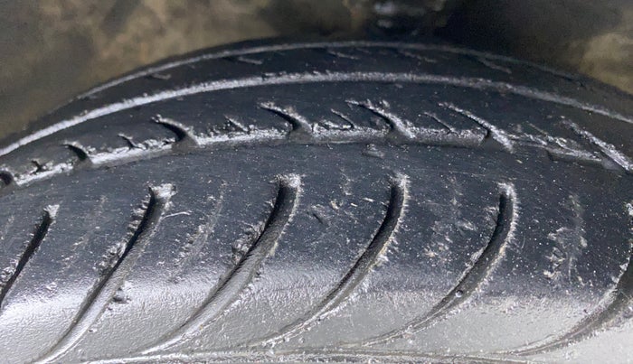 2013 Hyundai Santro Xing GLS, Petrol, Manual, 26,106 km, Right Front Tyre Tread