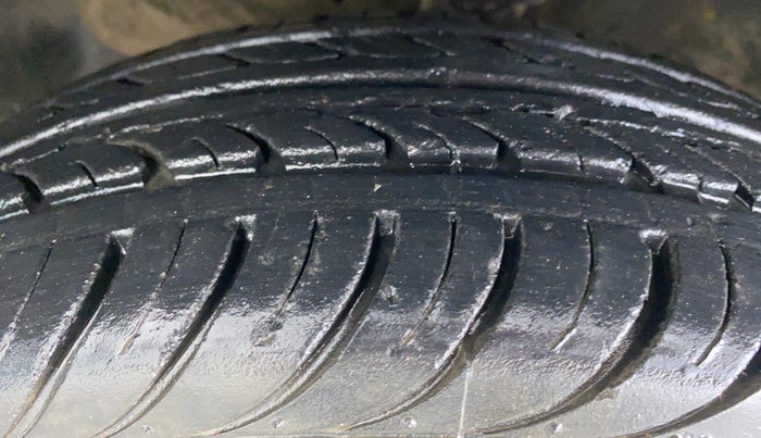 2013 Hyundai Santro Xing GLS, Petrol, Manual, 26,106 km, Left Front Tyre Tread