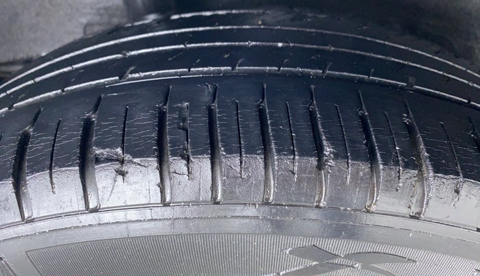 2014 Honda City V MT PETROL, Petrol, Manual, 52,373 km, Right Rear Tyre Tread