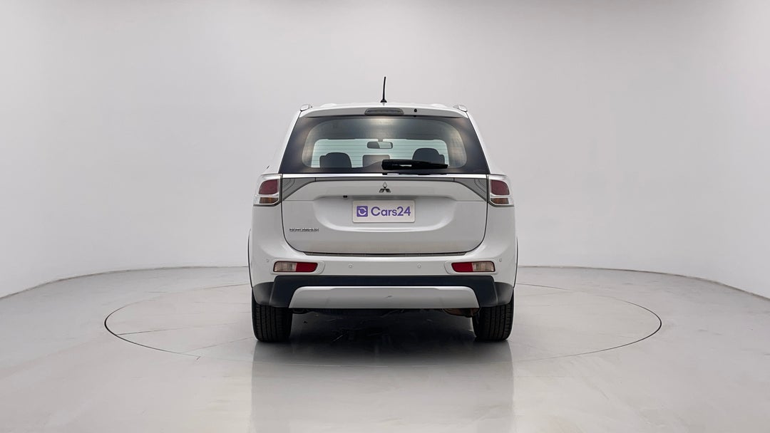 2014 Mitsubishi Outlander Es (4x4), Automatic, 114902 km, Back/Rear View