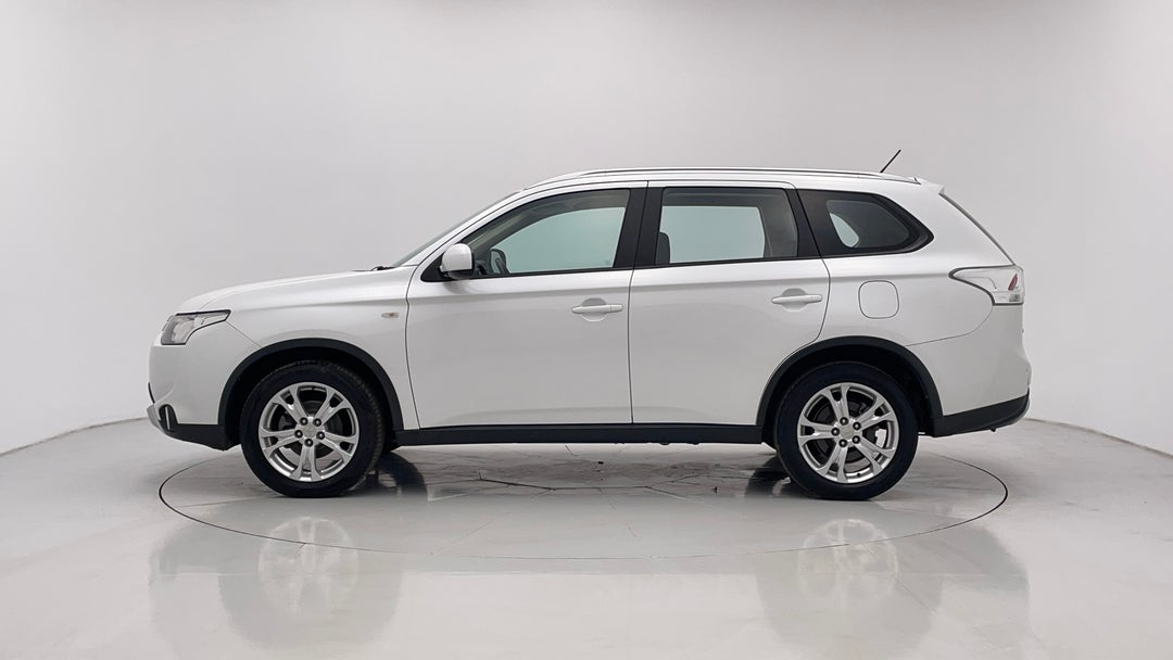 2014 Mitsubishi Outlander Es (4x4), Automatic, 114902 km, Left Side View
