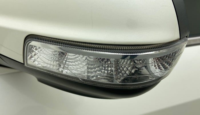 2017 Mahindra XUV500 W10 1.99, Diesel, Manual, 71,597 km, Left rear-view mirror - Indicator light has minor damage