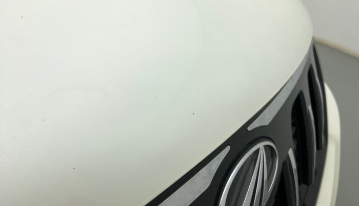 2017 Mahindra XUV500 W10 1.99, Diesel, Manual, 71,597 km, Bonnet (hood) - Slightly dented