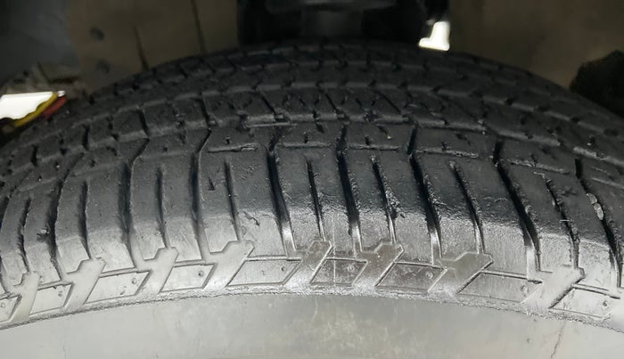 2014 Mahindra Scorpio S4, Diesel, Manual, 65,048 km, Right Front Tyre Tread