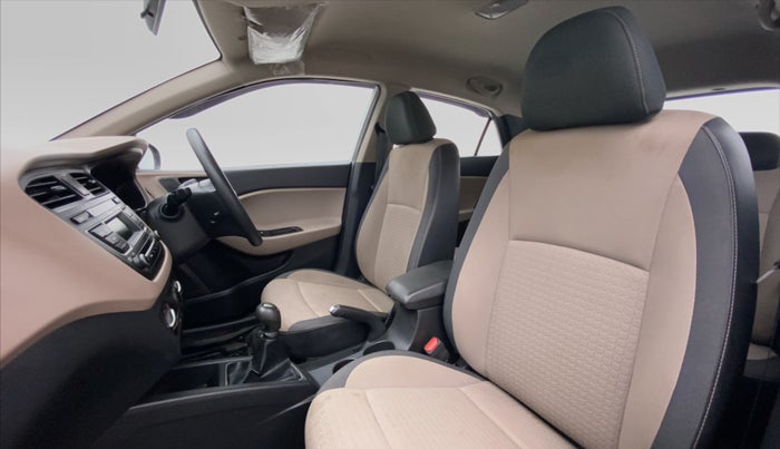 2017 Hyundai Elite i20 Magna Executive 1.2, Petrol, Manual, 19,779 km, Right Side Front Door Cabin View