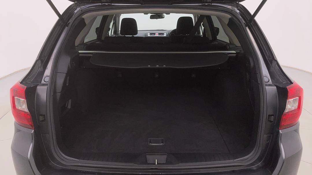 2017 Subaru Outback 2.5i  Awd, Automatic, 146699 km, Boot Inside View