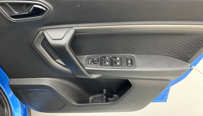 2021 Renault Kiger RXZ TURBO MT, Petrol, Manual, 28,092 km, Driver Side Door Panels Control