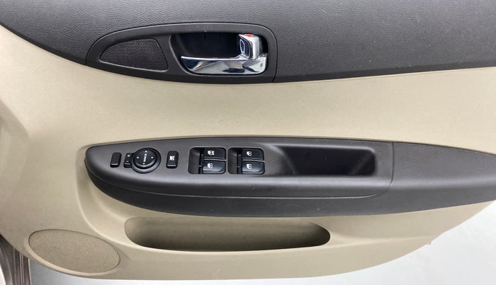 2014 Hyundai i20 MAGNA O 1.2, Petrol, Manual, 41,332 km, Driver Side Door Panels Control
