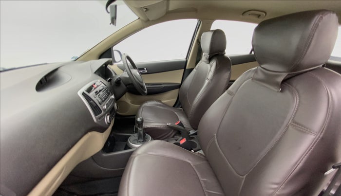 2014 Hyundai i20 MAGNA O 1.2, Petrol, Manual, 41,332 km, Right Side Front Door Cabin