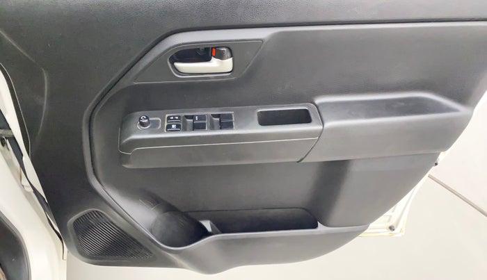 2019 Maruti New Wagon-R VXI 1.0, Petrol, Manual, 70,314 km, Driver Side Door Panels Control