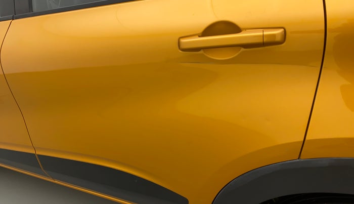 2019 Renault TRIBER 1.0 RXT, Petrol, Manual, 31,240 km, Rear left door - Slightly dented