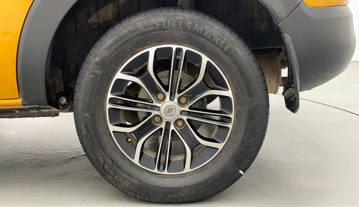 2019 Renault TRIBER 1.0 RXT, Petrol, Manual, 31,240 km, Left Rear Wheel