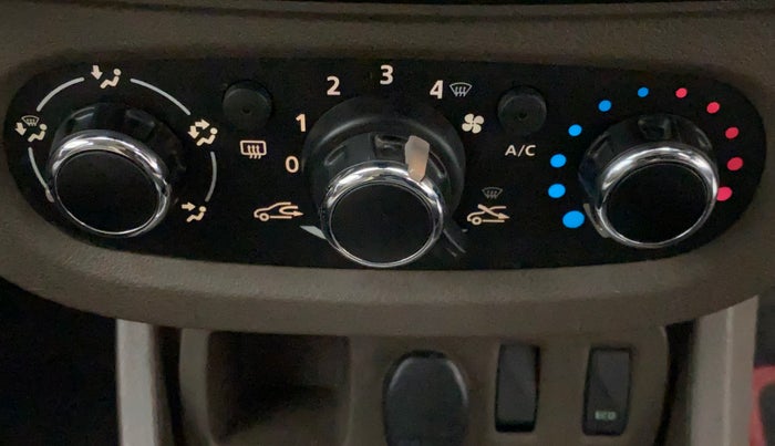 2017 Renault Duster RXL PETROL, Petrol, Manual, 31,958 km, AC Unit - Directional switch has minor damage