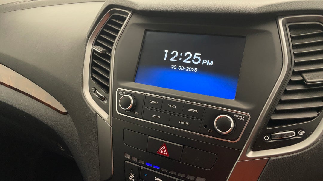 2017 Hyundai Santa Fe Active Crdi (4x4), Automatic, 115252 km, Infotainment System