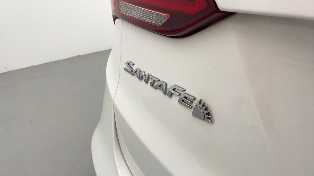 2017 Hyundai Santa Fe Active Crdi (4x4), Automatic, 115252 km, Badge (Boot Left Side)
