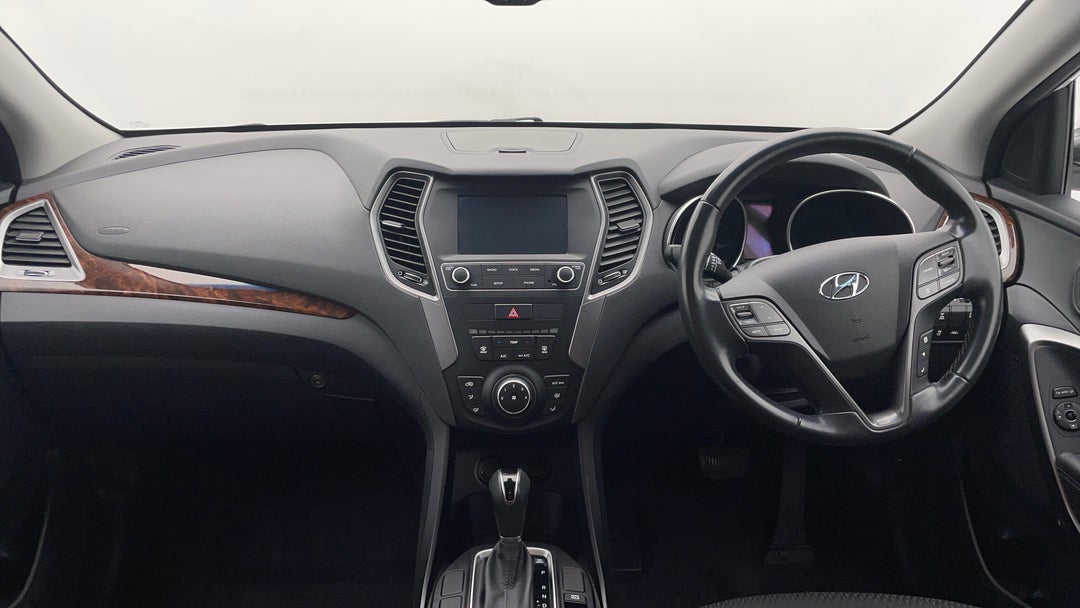 2017 Hyundai Santa Fe Active Crdi (4x4), Automatic, 115252 km, Dashboard View
