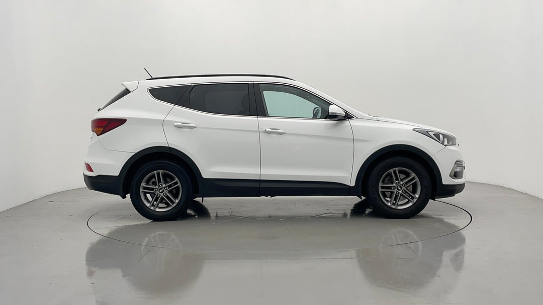 2017 Hyundai Santa Fe Active Crdi (4x4), Automatic, 115252 km, Right Side View