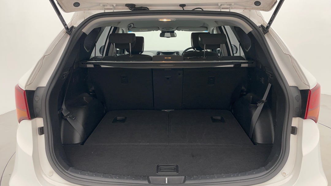 2017 Hyundai Santa Fe Active Crdi (4x4), Automatic, 115252 km, Boot Inside View