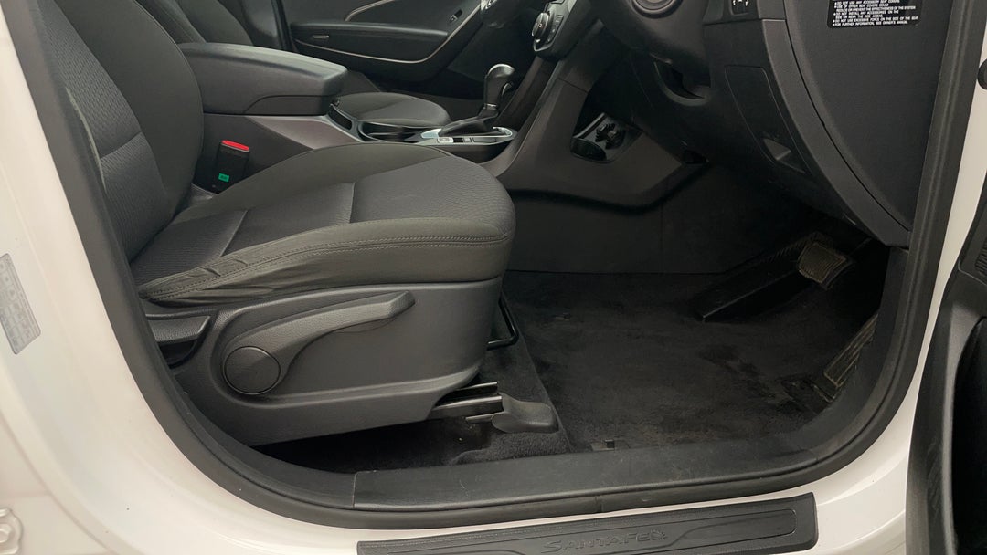 2017 Hyundai Santa Fe Active Crdi (4x4), Automatic, 115252 km, Drivers Side Adjustment Panel