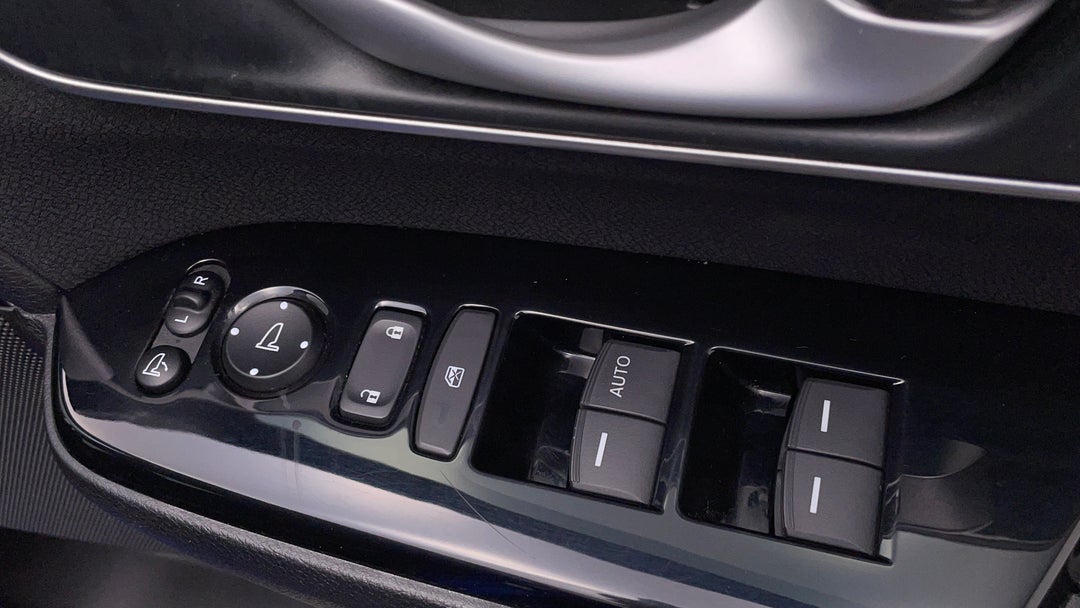 2017 Honda CR-V Vti (2wd), Automatic, 152648 km, Drivers Side Door Panel Controls