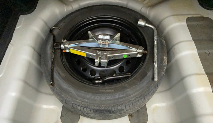 2014 Hyundai Xcent SX 1.2 (O), Petrol, Manual, 29,695 km, Spare Tyre