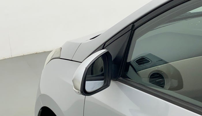2014 Hyundai Xcent SX 1.2 (O), Petrol, Manual, 29,695 km, Left rear-view mirror - Mirror motor not working