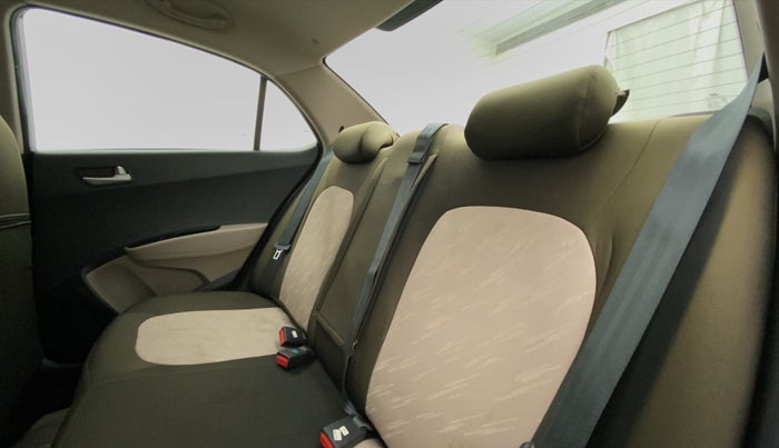 2014 Hyundai Xcent SX 1.2 (O), Petrol, Manual, 29,695 km, Right Side Rear Door Cabin